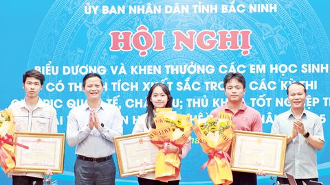 Tiếp tục đẩy mạnh các phong trào thi đua yêu nước, tạo động lực thực hiện thắng lợi các nhiệm vụ đề ra