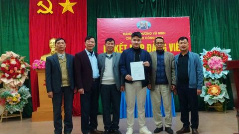 Quan tâm tạo nguồn kế cận cho Đảng