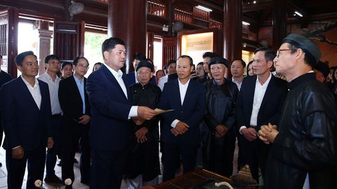 Bí thư Tỉnh ủy Nguyễn Hồng Thái thăm Trung tâm Bảo tồn tranh dân gian Đông Hồ