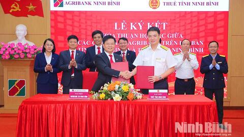 Lễ ký kết thỏa thuận hợp tác giữa các chi nhánh Agribank và Thuế tỉnh Ninh Bình