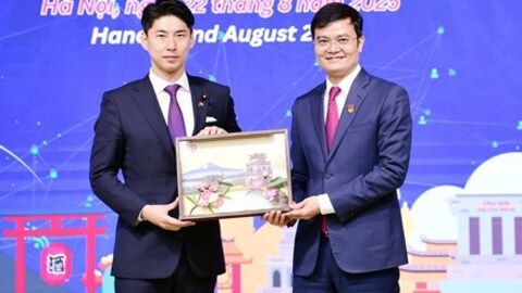 Phó Chủ tịch UBTW MTTQ Việt Nam, Bí thư thứ nhất TW Đoàn Bùi Quang Huy tiếp Trưởng Ban Thanh niên Đảng Dân chủ tự do Nhật Bản