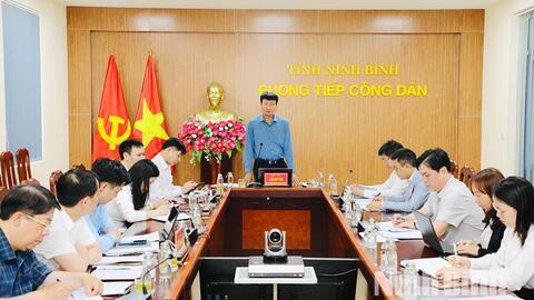 Đồng chí Bí thư Tỉnh uỷ Trần Huy Tuấn tiếp công dân định kỳ tháng 3