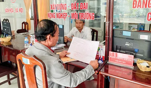 Thủ tục hành chính không hẹn ở xã Hỏa Lựu 