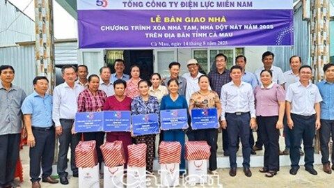 Cà Mau: Khánh thành và bàn giao 5 căn nhà “Đại đoàn kết” tại xã Hòa Bình