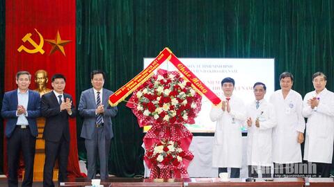 Lãnh đạo tỉnh thăm, chúc mừng một số cơ sở y tế nhân Ngày Thầy thuốc Việt Nam