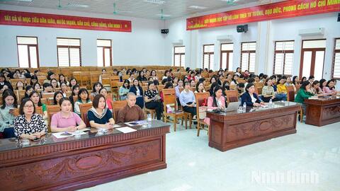 Tập huấn kỹ năng vận động bầu cử cho nữ ứng cử viên đại biểu HĐND cấp xã
