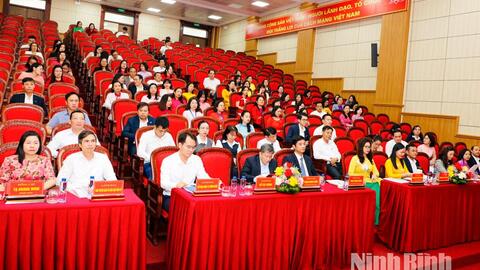 Hội thảo khoa học ‘’Kinh nghiệm xây dựng trường chính trị đạt chuẩn mức 1 và định hướng xây dựng đạt chuẩn mức 2 ở khu vực Đồng bằng sông Hồng’’