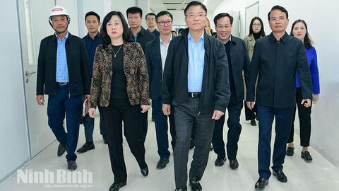 Đồng chí Phó Thủ tướng Chính phủ Lê Thành Long kiểm tra tiến độ triển khai thực hiện Dự án Cơ sở 2, Bệnh viện Bạch Mai và Bệnh viện Hữu nghị Việt Đức