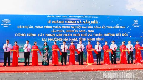 Khánh thành và gắn biển công trình xây dựng Nút giao Phú Thứ và tuyến đường kết nối tại phường Hà Nam