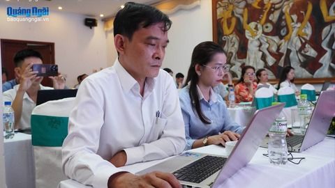 Tập huấn ứng dụng AI trong xúc tiến đầu tư, thương mại, du lịch