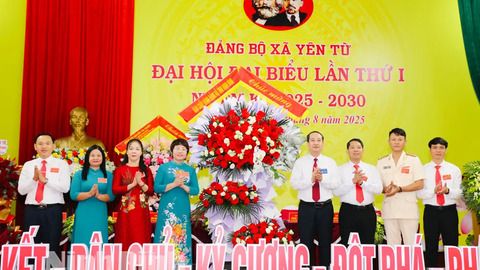 Đồng chí Phó Bí thư Tỉnh ủy, Chủ tịch Ủy ban MTTQ Việt Nam tỉnh Mai Văn Tuất dự và chỉ đạo Đại hội đại biểu Đảng bộ xã Yên Từ, nhiệm kỳ 2025-2030