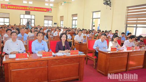 Đoàn đại biểu Quốc hội tỉnh tiếp xúc cử tri tại xã Gia Lâm