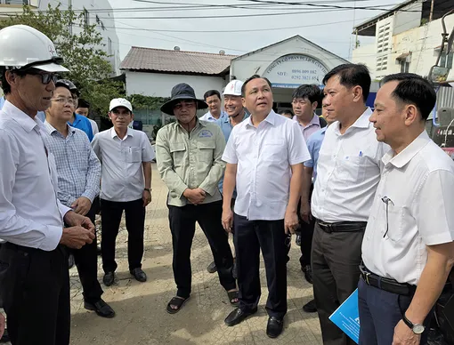 Lãnh đạo TP Cần Thơ kiểm tra, tháo gỡ khó khăn, vướng mắc mặt bằng thi công Dự án Nâng cấp, mở rộng quốc lộ 91 (đoạn từ Km0-Km7) 