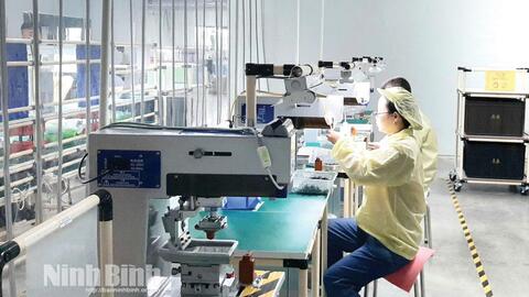 Quan tâm tháo gỡ khó khăn, hỗ trợ doanh nghiệp nhỏ và vừa