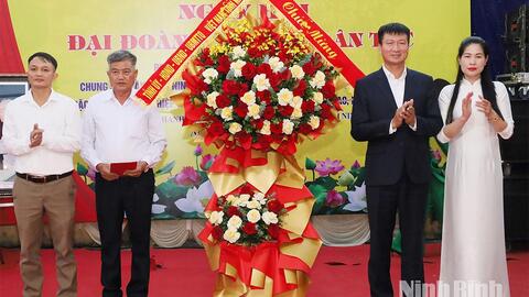 Đồng chí Chủ tịch UBND tỉnh Trần Huy Tuấn dự Ngày hội Đại đoàn kết toàn dân tộc tại Tổ dân phố Thanh Nộn 2