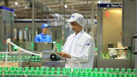 Lá chắn thép bảo vệ “con tàu kinh tế”