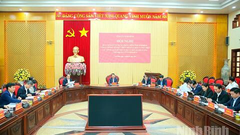 Đồng chí Bí thư Tỉnh ủy chủ trì phiên họp Ban Chỉ đạo các dự án trọng điểm tỉnh Ninh Bình và Ban Chỉ đạo về phát triển nhà ở xã hội và thực hiện các chính sách hỗ trợ về nhà ở cho các đối tượng trên địa bàn tỉnh Ninh Bình