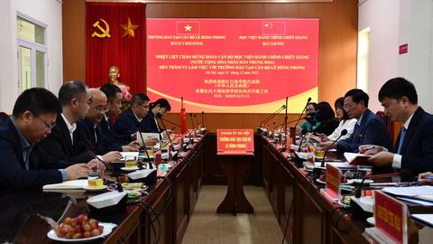 Tăng cường hợp tác đào tạo cán bộ: Trường Lê Hồng Phong làm việc với Đoàn Học viện Hành chính Chiết Giang