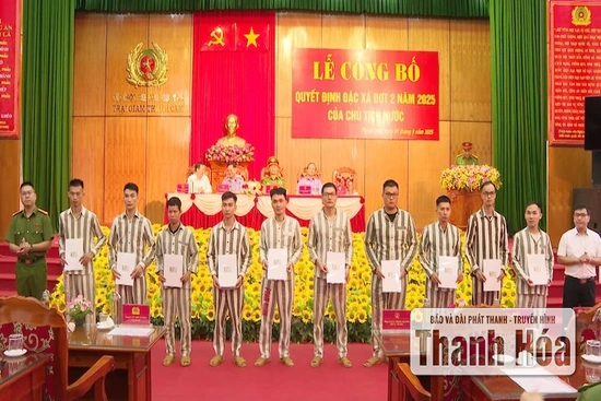 Trại giam Thanh Cẩm công bố Quyết định đặc xá cho 132 trường hợp