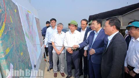 Đồng chí Chủ tịch UBND tỉnh Nguyễn Thanh Bình kiểm tra một số dự án giao thông trọng điểm