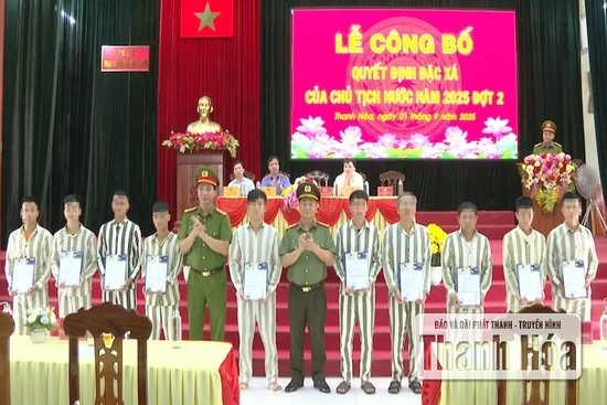 Trại giam Thanh Lâm công bố Quyết định đặc xá của Chủ tịch nước