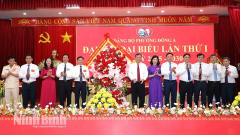 Đồng chí Phó Bí thư Tỉnh ủy, Chủ tịch HĐND tỉnh Lê Quốc Chỉnh dự và chỉ đạo Đại hội Đảng bộ phường Đông A, nhiệm kỳ 2025 2030