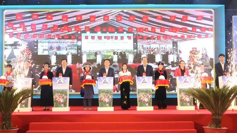 Phó Thủ tướng Chính phủ Lê Thành Long dự Lễ động thổ Trường Phổ thông Nội trú liên cấp Tiểu học và THCS Bản Lầu - xã Bản Lầu, tỉnh Lào Cai