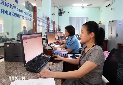 Kết luận của Bộ Chính trị về tuyển dụng, bố trí, sử dụng, đãi ngộ cán bộ 