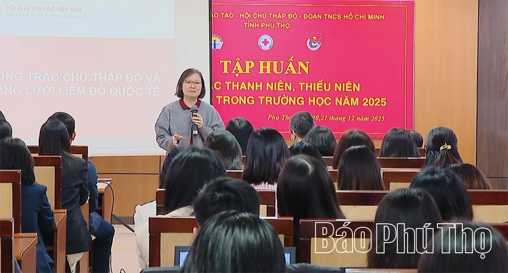 Tập huấn nghiệp vụ công tác thanh, thiếu niên chữ thập đỏ trong trường học