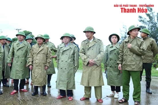 Phó Bí thư Thường trực Tỉnh ủy Lại Thế Nguyên kiểm tra công tác ứng phó bão số 5 tại các địa phương