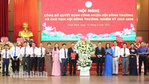 Công bố Quyết định công nhận Hội đồng trường và Chủ tịch Hội đồng trường Trường Đại học Điều dưỡng Nam Định, nhiệm kỳ 2025-2030