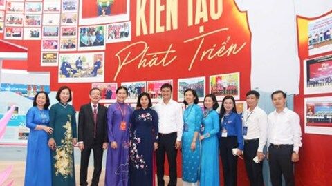 Phó Chủ tịch Hà Thị Nga thăm không gian triển lãm của Ủy ban Trung ương MTTQ Việt Nam với chủ đề 'Kiến tạo, phát triển'