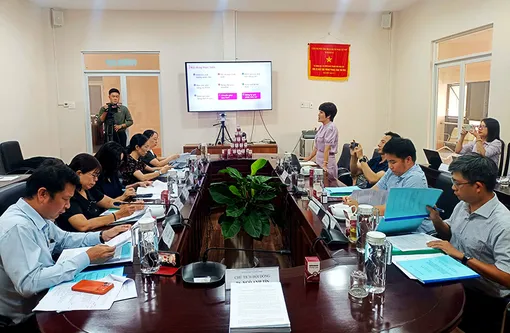 Nghiệm thu 2 đề tài, dự án khoa học lĩnh vực dược và kinh tế 