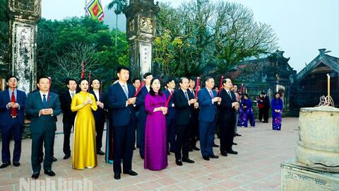 Các đồng chí lãnh đạo tỉnh dâng hương nhân dịp Tết Dương lịch năm 2026