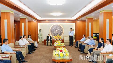 Ban Thường vụ Tỉnh ủy Ninh Bình thăm và làm việc với Ban Thường vụ Tỉnh ủy Phú Thọ