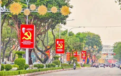 TP Cần Thơ rực rỡ cờ hoa chào mừng Đại hội Đảng 