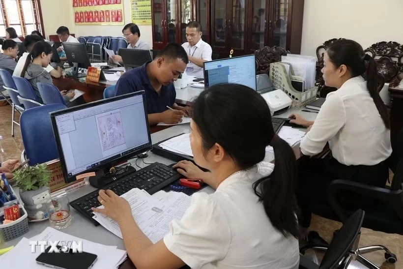Không để gián đoạn giải quyết thủ tục hành chính cho người dân, doanh nghiệp