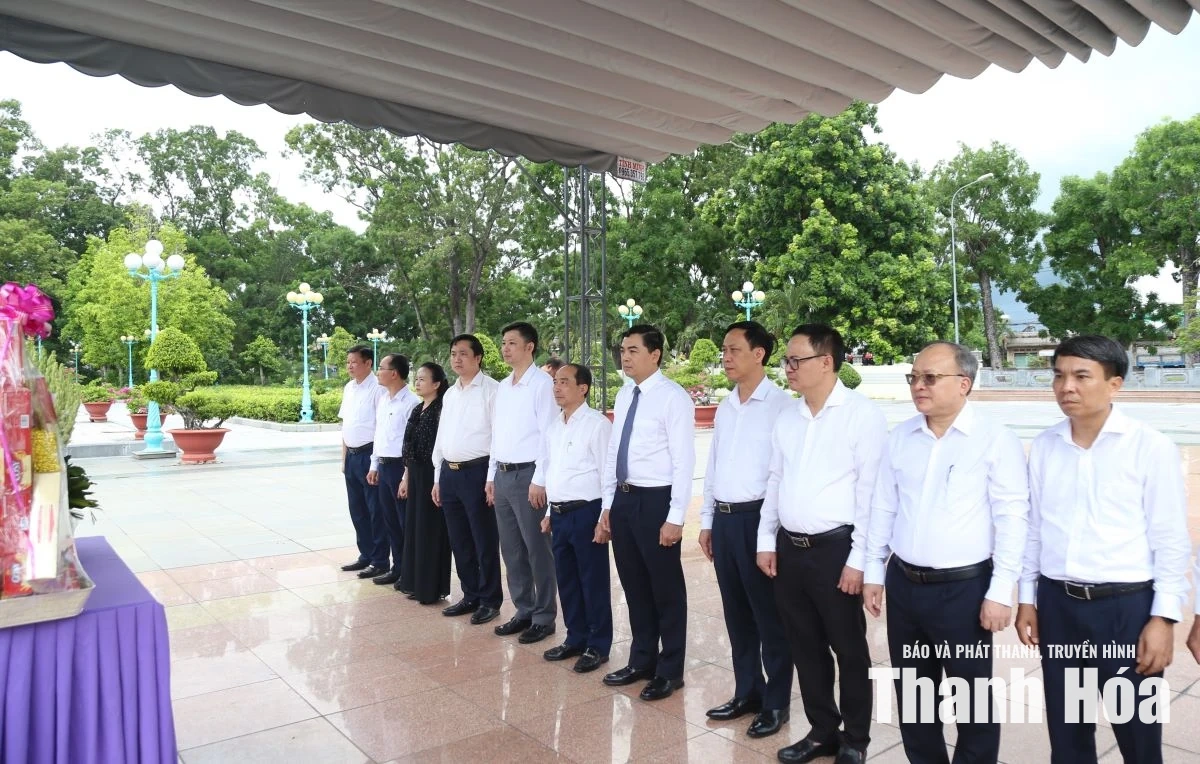 Đoàn đại biểu tỉnh Thanh Hóa viếng các nghĩa trang liệt sĩ trên địa bàn tỉnh Tây Ninh