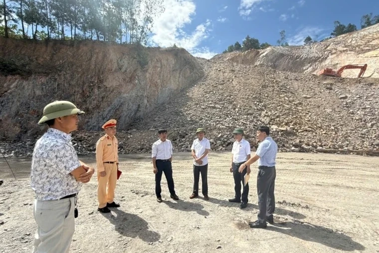 Ban Pháp chế HĐND tỉnh khảo sát thực tế tại 4 doanh nghiệp khai thác khoáng sản