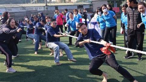 Sôi nổi giải thể thao trong công nhân, viên chức, lao động phường Thành Đông