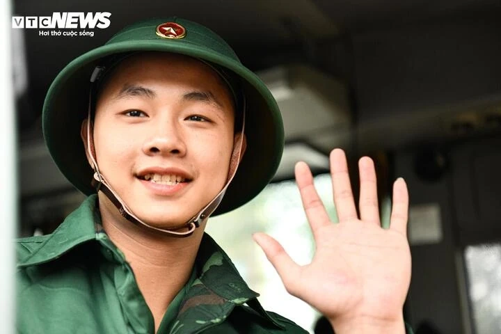 Hôm nay, thanh niên cả nước lên đường nhập ngũ