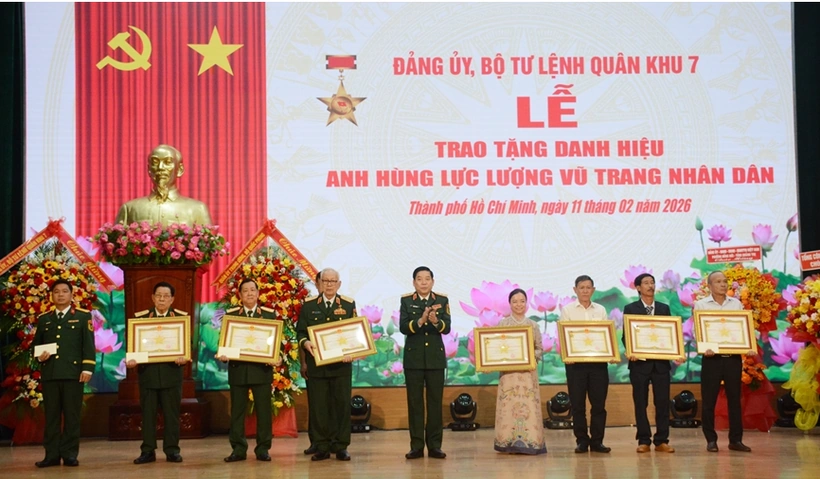 Tặng danh hiệu Anh hùng Lực lượng vũ trang nhân dân cho 7 tướng lĩnh Quân đội