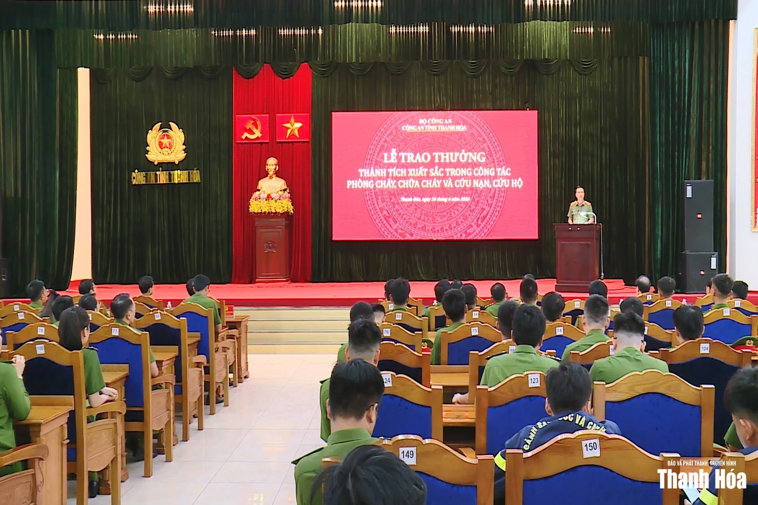 Biểu dương, khen thưởng các lực lượng tham gia chữa cháy rừng