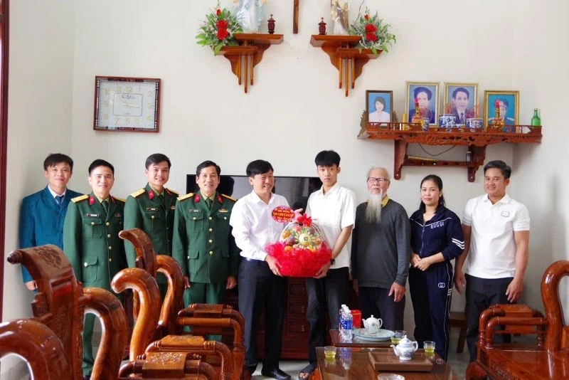 Thanh niên xã Nga Sơn hăng hái lên đường nhập ngũ