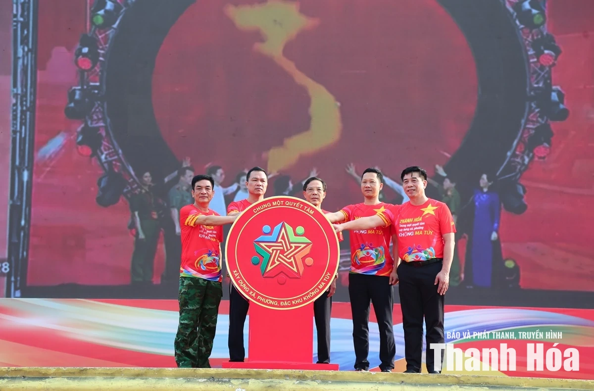 Mít tinh “Chung một quyết tâm xây dựng xã, phường, đặc khu không ma túy”