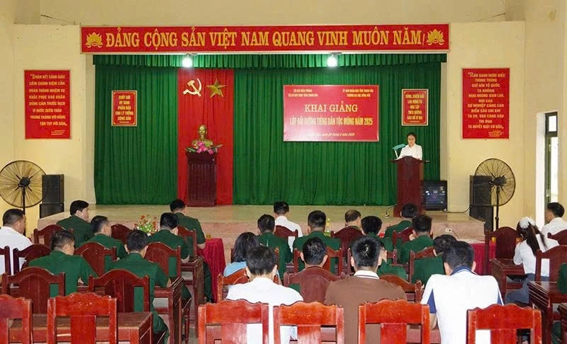 Tiếng đồng bào gắn kết quân dân nơi phên dậu