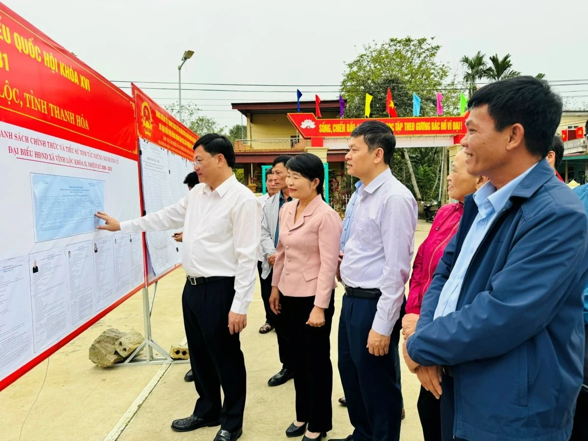 Phó Chủ tịch Thường trực UBND tỉnh Mai Xuân Liêm kiểm tra công tác chuẩn bị bầu cử tại một số địa phương