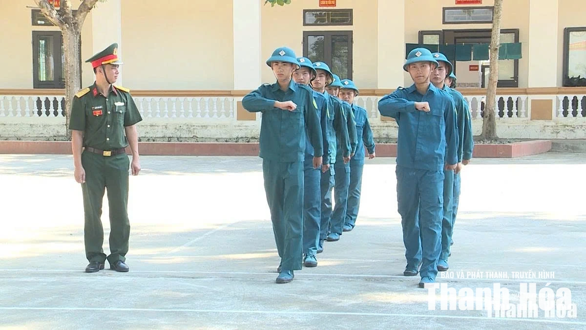 Vững cơ sở từ đội ngũ sĩ quan chính quy