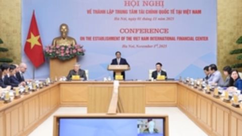 Thủ tướng chủ trì hội nghị về thành lập Trung tâm tài chính quốc tế