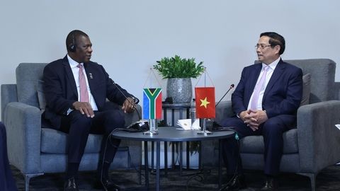 Thủ tướng Phạm Minh Chính gặp Phó Tổng thống Nam Phi